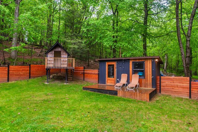 203 STANHOPE RD, Sparta, NJ 07871