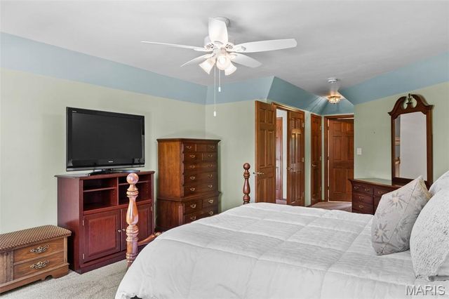 212 Harbour Pointe Drive, Wildwood, MO 63040