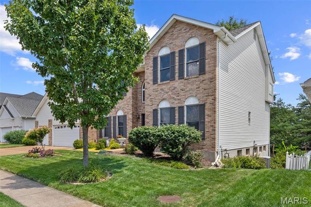 212 Harbour Pointe Drive, Wildwood, MO 63040