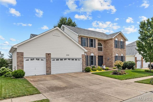 212 Harbour Pointe Drive, Wildwood, MO 63040