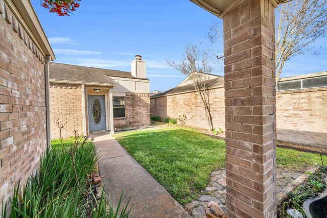 18534 Meadows Way Drive, Houston, TX 77084