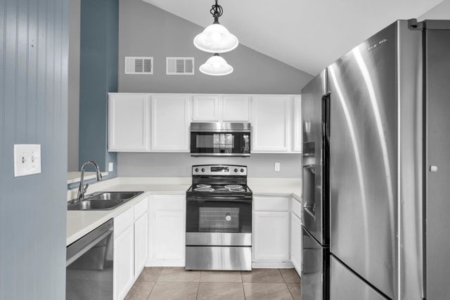 18534 Meadows Way Drive, Houston, TX 77084