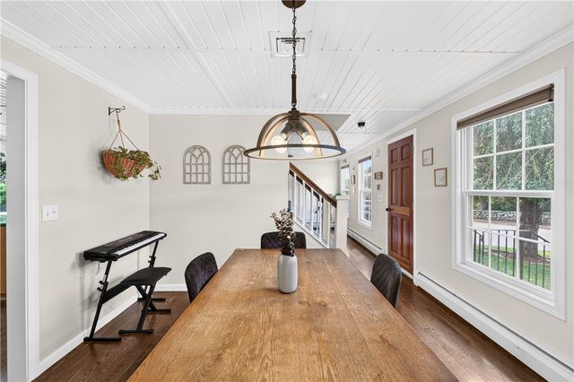 112 Greenwich Avenue, Warwick, RI 02886