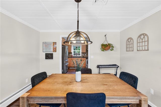 112 Greenwich Avenue, Warwick, RI 02886