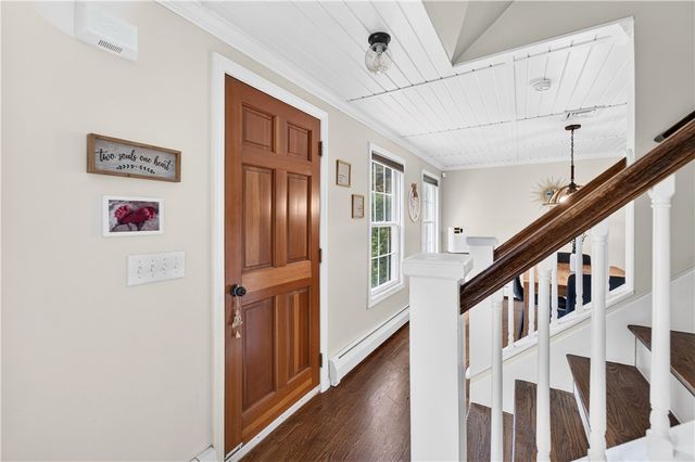 112 Greenwich Avenue, Warwick, RI 02886