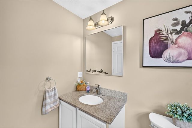 112 Greenwich Avenue, Warwick, RI 02886