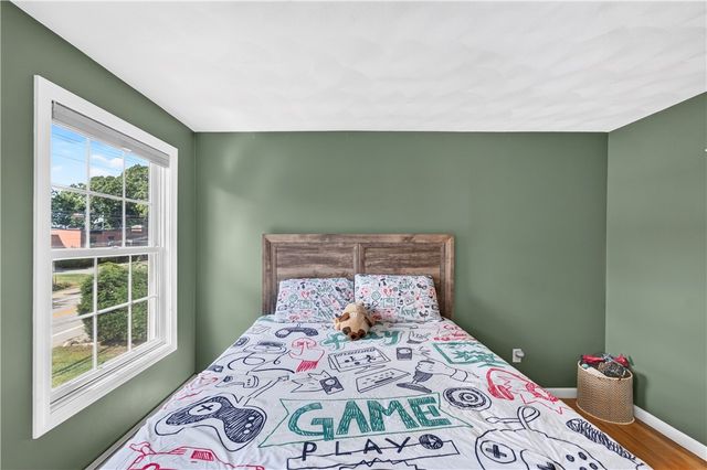 112 Greenwich Avenue, Warwick, RI 02886