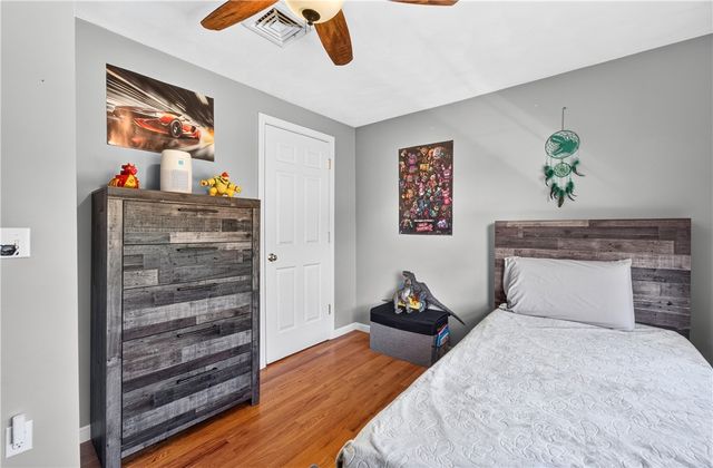 112 Greenwich Avenue, Warwick, RI 02886