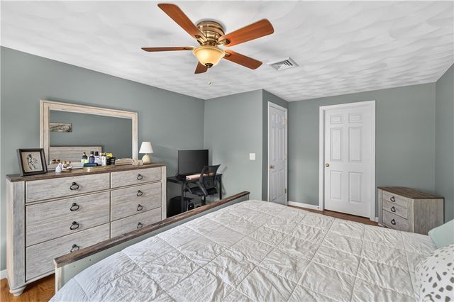 112 Greenwich Avenue, Warwick, RI 02886