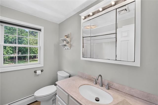 112 Greenwich Avenue, Warwick, RI 02886
