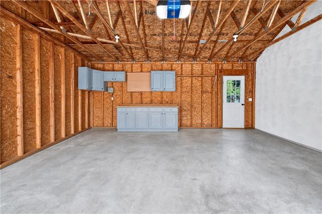 112 Greenwich Avenue, Warwick, RI 02886