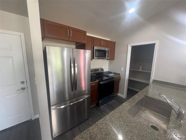 23272 Wellington Avenue, Warren, MI 48089