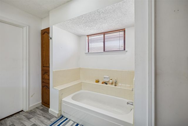 3031 Rambling Drive, Dallas, TX 75228