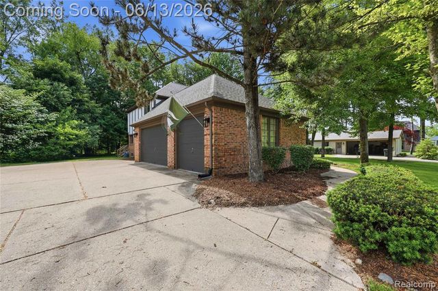 55380 Theo Drive, Shelby Twp, MI 48315