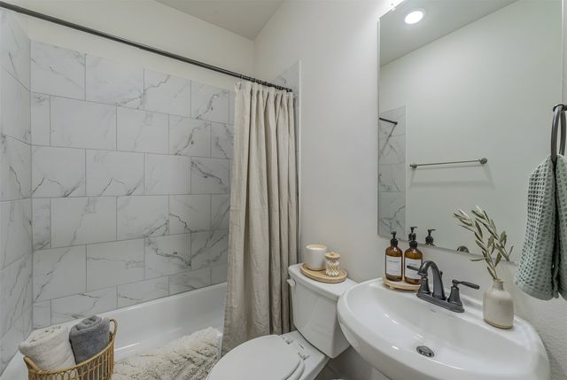 736 Majors Road, Van Alstyne, TX 75495