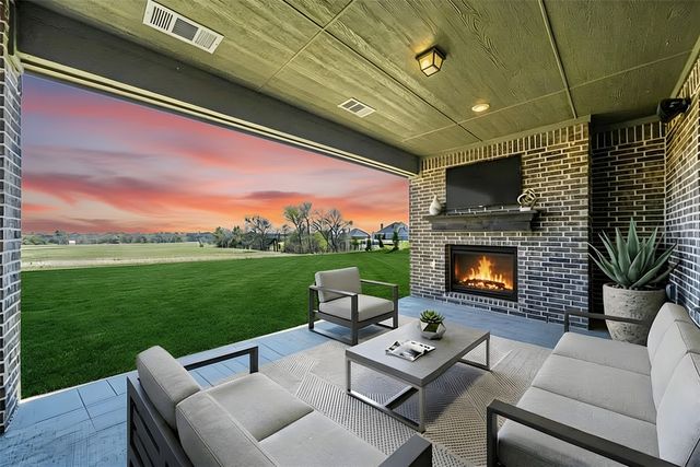 736 Majors Road, Van Alstyne, TX 75495