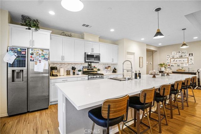 12942 Carlsbad, Hesperia, CA 92344