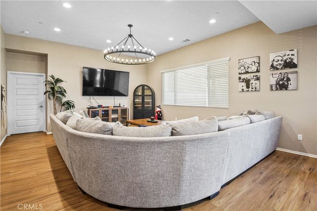 12942 Carlsbad, Hesperia, CA 92344