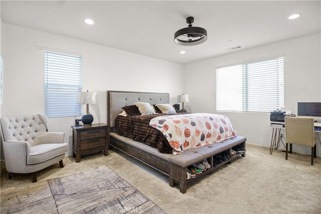 12942 Carlsbad, Hesperia, CA 92344