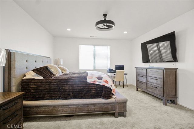12942 Carlsbad, Hesperia, CA 92344