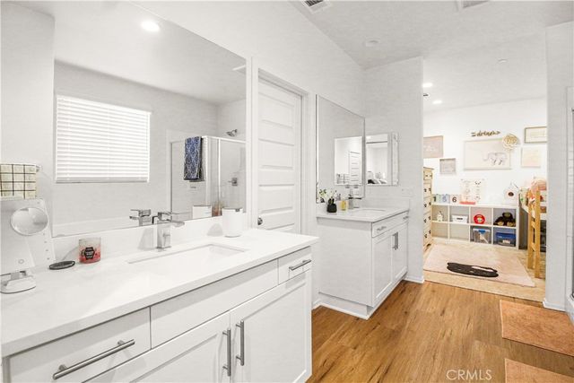 12942 Carlsbad, Hesperia, CA 92344