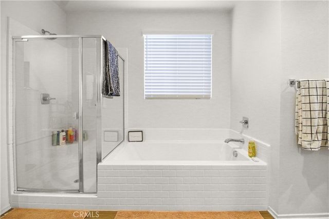 12942 Carlsbad, Hesperia, CA 92344