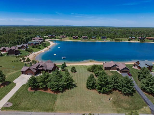 N8077 15th Avenue, New Lisbon, WI 53950
