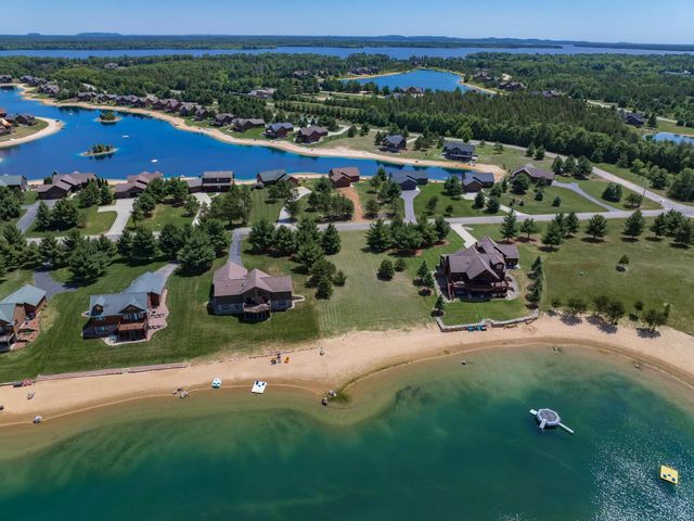 N8077 15th Avenue, New Lisbon, WI 53950