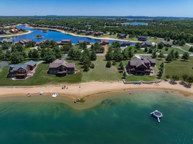 N8077 15th Avenue, New Lisbon, WI 53950