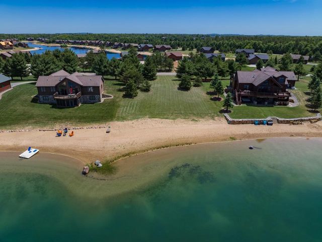 N8077 15th Avenue, New Lisbon, WI 53950