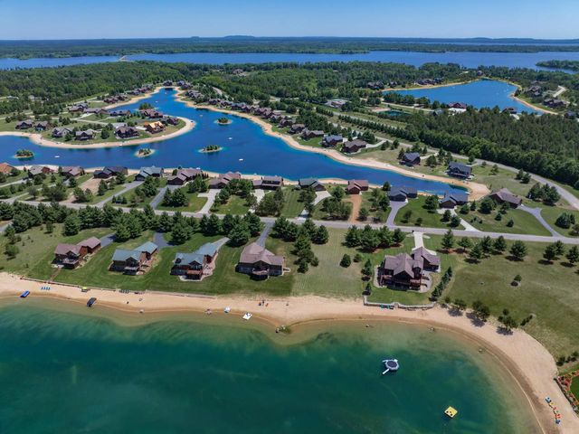 N8077 15th Avenue, New Lisbon, WI 53950