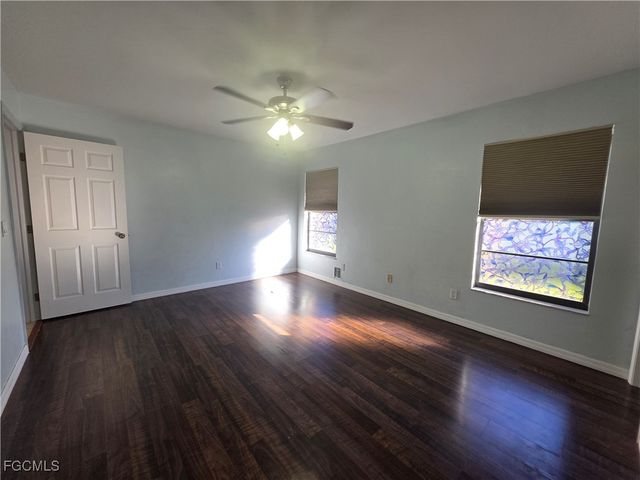 424 SW 37th LN, Cape Coral, FL 33914