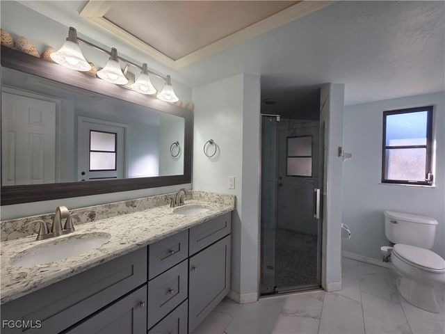 424 SW 37th LN, Cape Coral, FL 33914