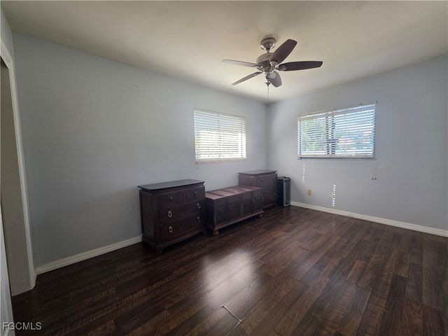 424 SW 37th LN, Cape Coral, FL 33914