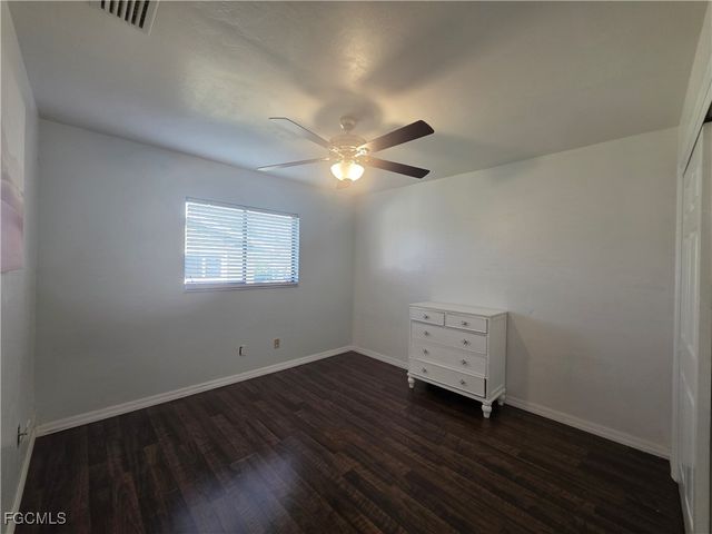 424 SW 37th LN, Cape Coral, FL 33914