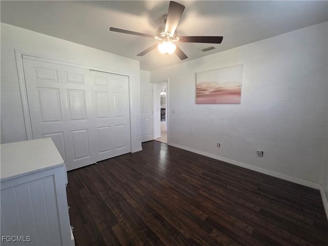 424 SW 37th LN, Cape Coral, FL 33914