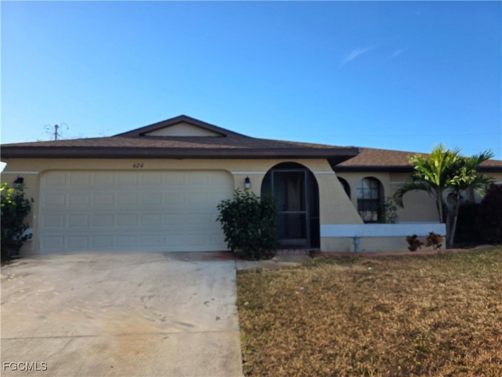 424 SW 37th LN, Cape Coral, FL 33914