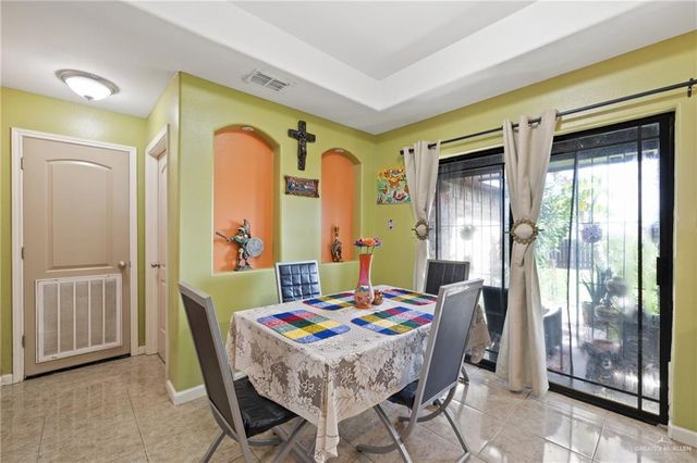 1904 E Hibiscus Avenue, Hidalgo, TX 78557