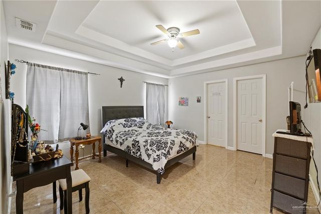 1904 E Hibiscus Avenue, Hidalgo, TX 78557