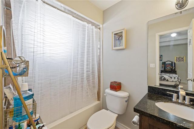 1904 E Hibiscus Avenue, Hidalgo, TX 78557