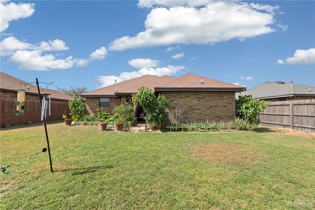 1904 E Hibiscus Avenue, Hidalgo, TX 78557