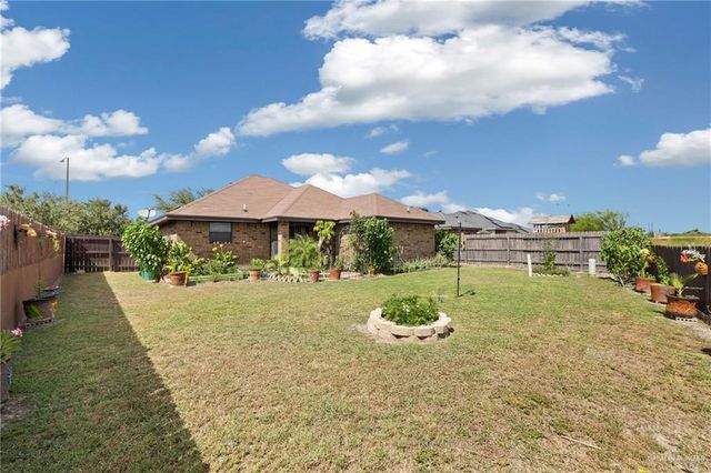 1904 E Hibiscus Avenue, Hidalgo, TX 78557