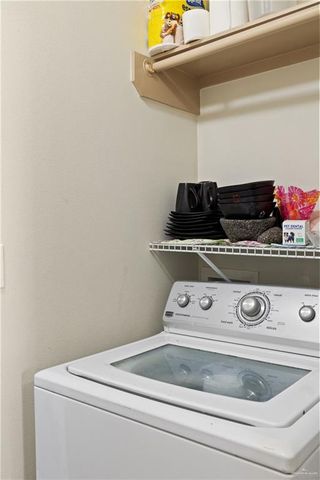 1904 E Hibiscus Avenue, Hidalgo, TX 78557