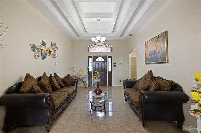 1904 E Hibiscus Avenue, Hidalgo, TX 78557