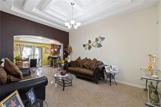 1904 E Hibiscus Avenue, Hidalgo, TX 78557