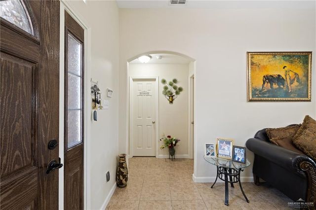 1904 E Hibiscus Avenue, Hidalgo, TX 78557