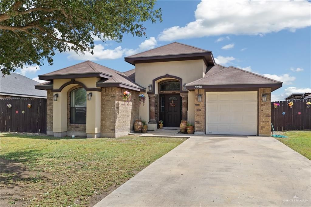 1904 E Hibiscus Avenue, Hidalgo, TX 78557