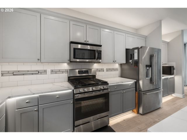 6055 Se 28TH St, Gresham, OR 97080