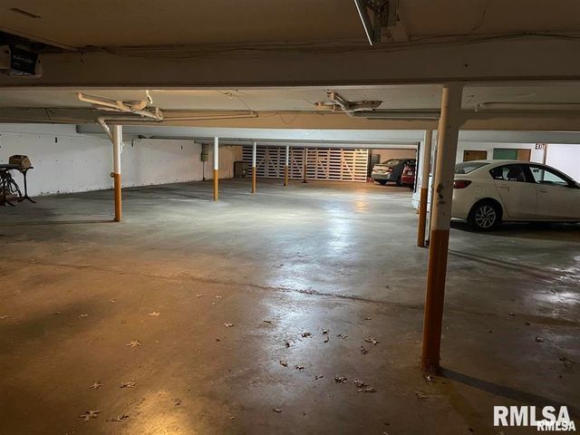 1910 Jeanette Ln Apt 8, Springfield, IL 62702