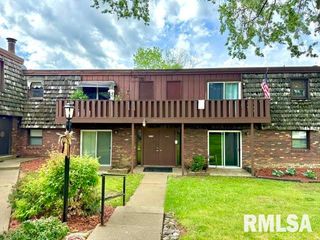 1910 Jeanette Ln Apt 8, Springfield, IL 62702